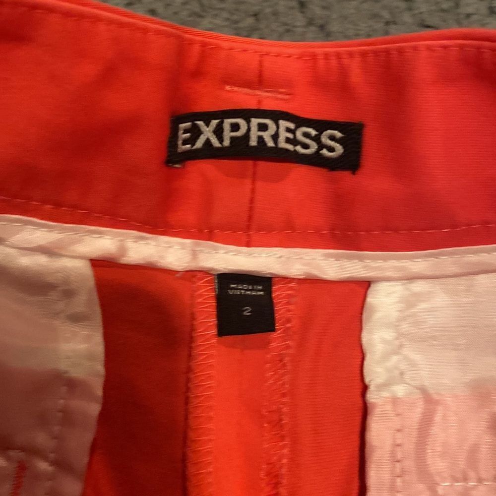 Express Pink Flat Front Shorts Size 2 - Picture 5 of 9